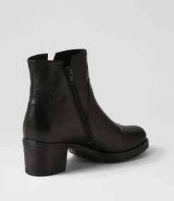Ada Schwarz Leather Chelsea Boots
