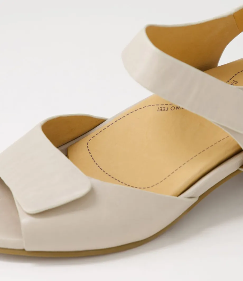 Ava Xw Almond Leather Sandals