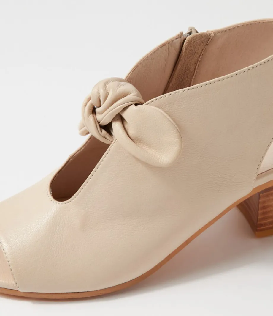 Banana Vanilla Leather Sandals