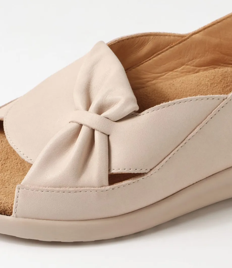 Bari Xw Almond Leather Sandals