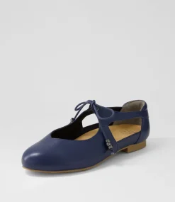 Campo Xf Navy Leather Lace Up Flats