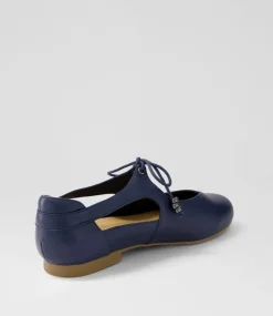 Campo Xf Navy Leather Lace Up Flats