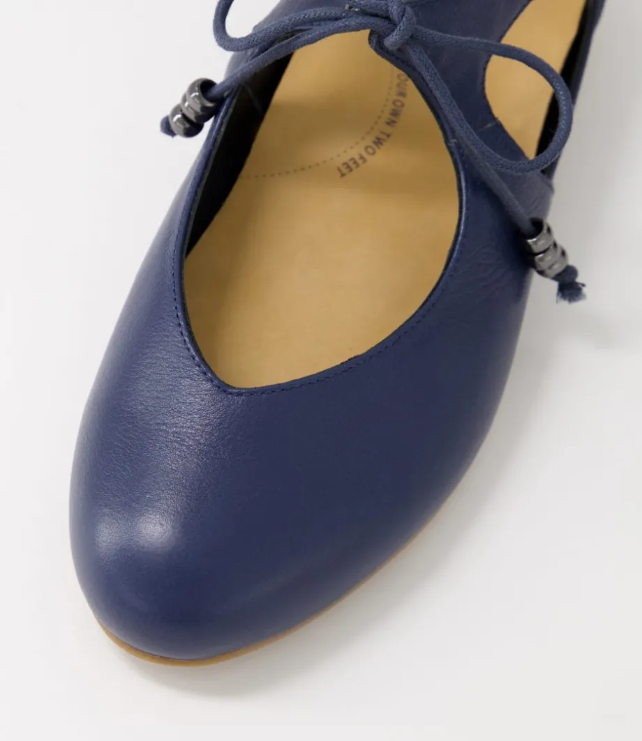 Campo Xf Navy Leather Lace Up Flats
