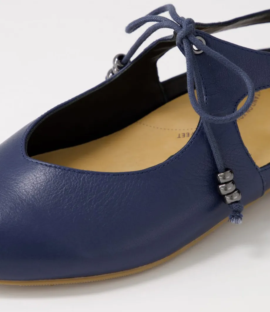 Campo Xf Navy Leather Lace Up Flats