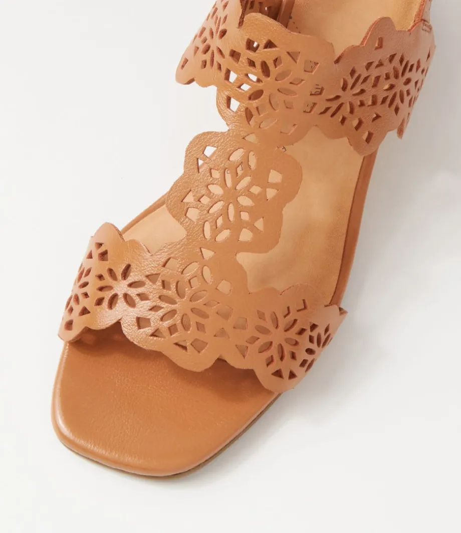 Coachy W Tan Leather Sandals