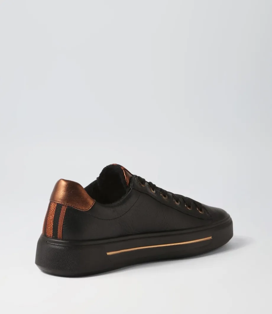 Courtyard 02 Black Leather Sneakers