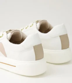 Courtyard 402 Weiss Sand Leather Sneakers