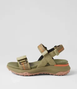 D Sorapis Grip B Pistachio Suede Sandals