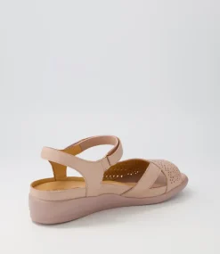 Daewon W Blush Leather Sandals