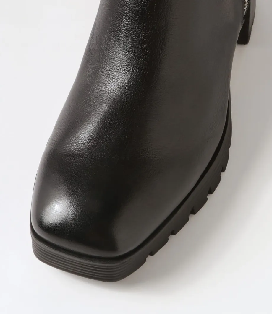 Dinis Black Leather Ankle Boots