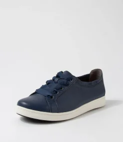 Doha Xf Navy White Leather Sneakers