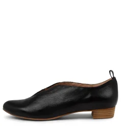 Esker Black Leather Slip-On Shoes Nh
