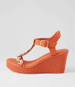 Evry Bright Orange Gold Leather Sandals