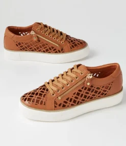 Flynng Tan White Leather Sneakers