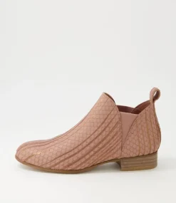 Foe Blush Metallic Cut Leather Chelsea Boots