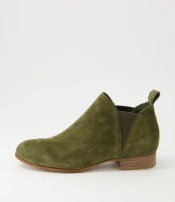 Foe Olive Suede Chelsea Boots