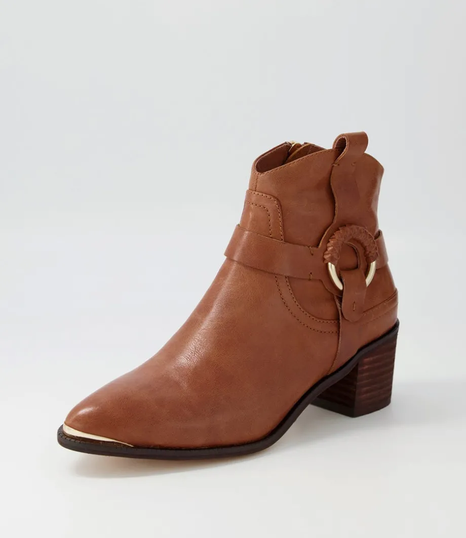 Hoyo Cognac Leather Ankle Boots