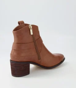 Hoyo Cognac Leather Ankle Boots