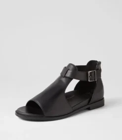 Jeskie W Black Leather Sandals