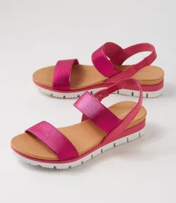Leeka Fuchsia Shine Elastic Leather Sandals
