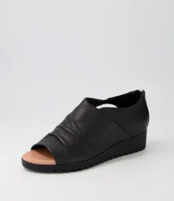 Macerio Black Leather Sandals Bs