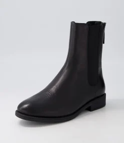 Martela Black Leather Chelsea Boots