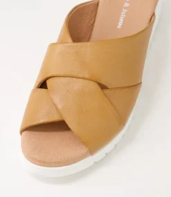 Mith Dark Tan White Leather Slides