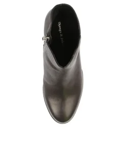 Mockas Black Leather
