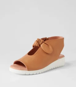 Moneka Dark Tan White Leather Sandals