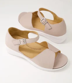 Nemons Xw Seashell Leather Sandals