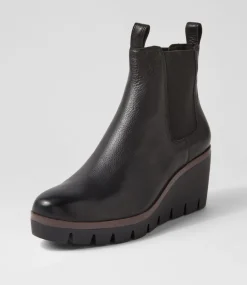 Niddle Black Leather Ankle Boots