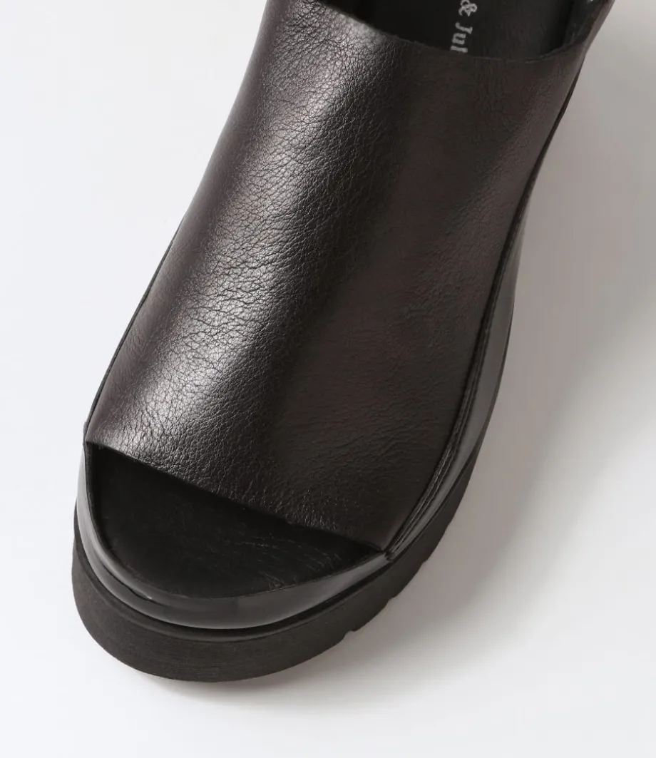 Ober Black Leather Patent Sandals