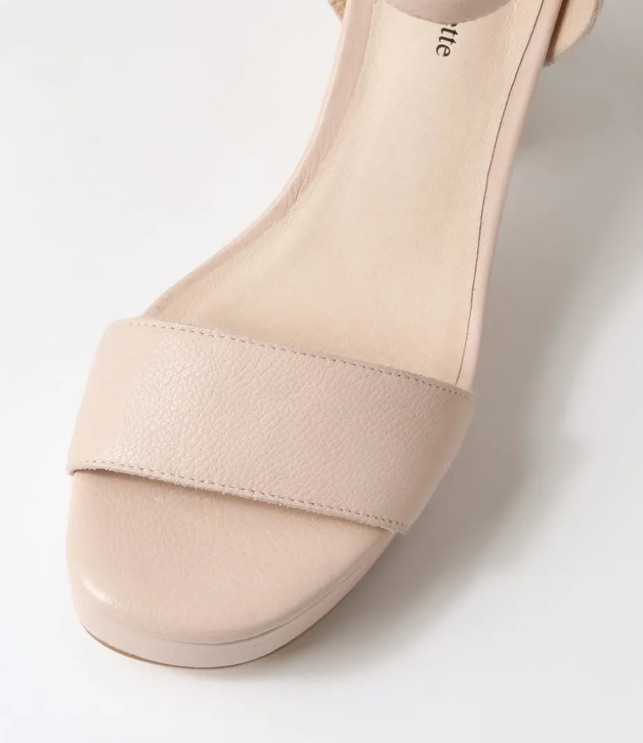 Oita Nude Leather Sandals