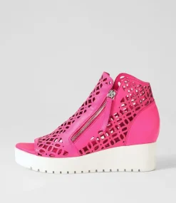 Olizzi Hot Pink White Leather Sandals