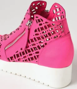 Olizzi Hot Pink White Leather Sandals