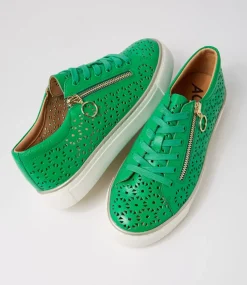 Pandoe Xf Bright Emerald Leather Sneakers