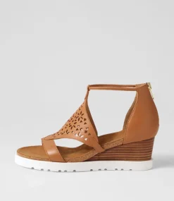 Pellie W Tan Leather Sandals