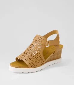 Perynn W Tan Leather Sandals