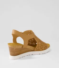 Perynn W Tan Leather Sandals