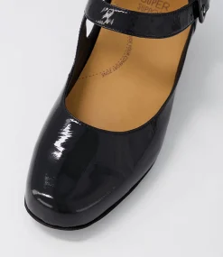 Qango Xw Black Patent Leather Flat Shoes