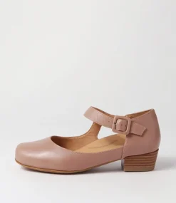 Qango Xw Cappuccino Leather Flat Shoes