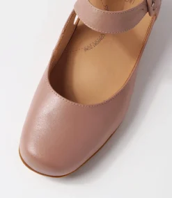 Qango Xw Cappuccino Leather Flat Shoes