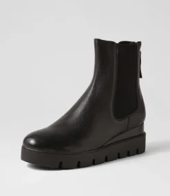 Rinnit Black Leather Chelsea Boots