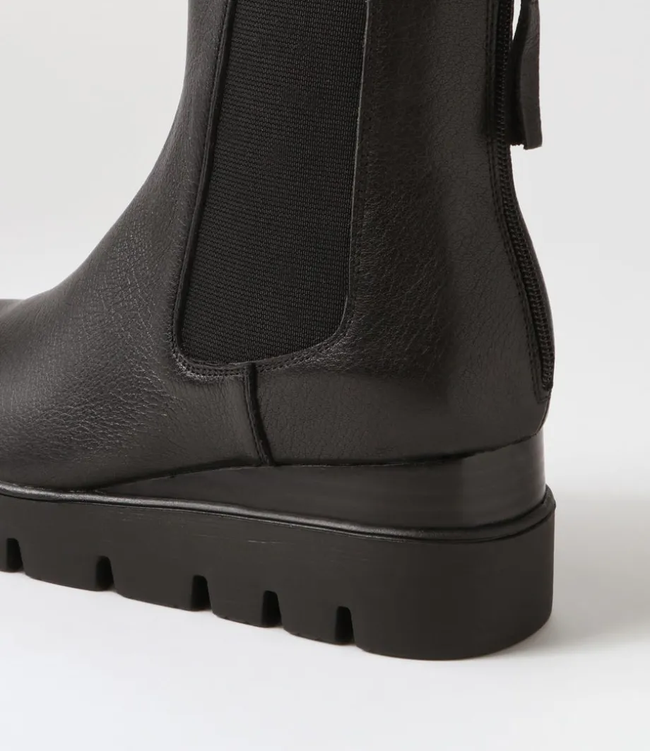 Rinnit Black Leather Chelsea Boots