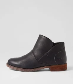 Sienna 81 Black Leather Chelsea Boots