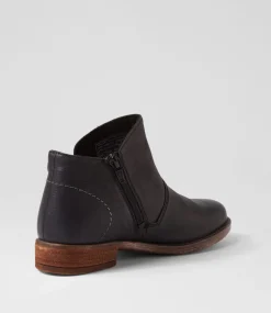 Sienna 81 Black Leather Chelsea Boots