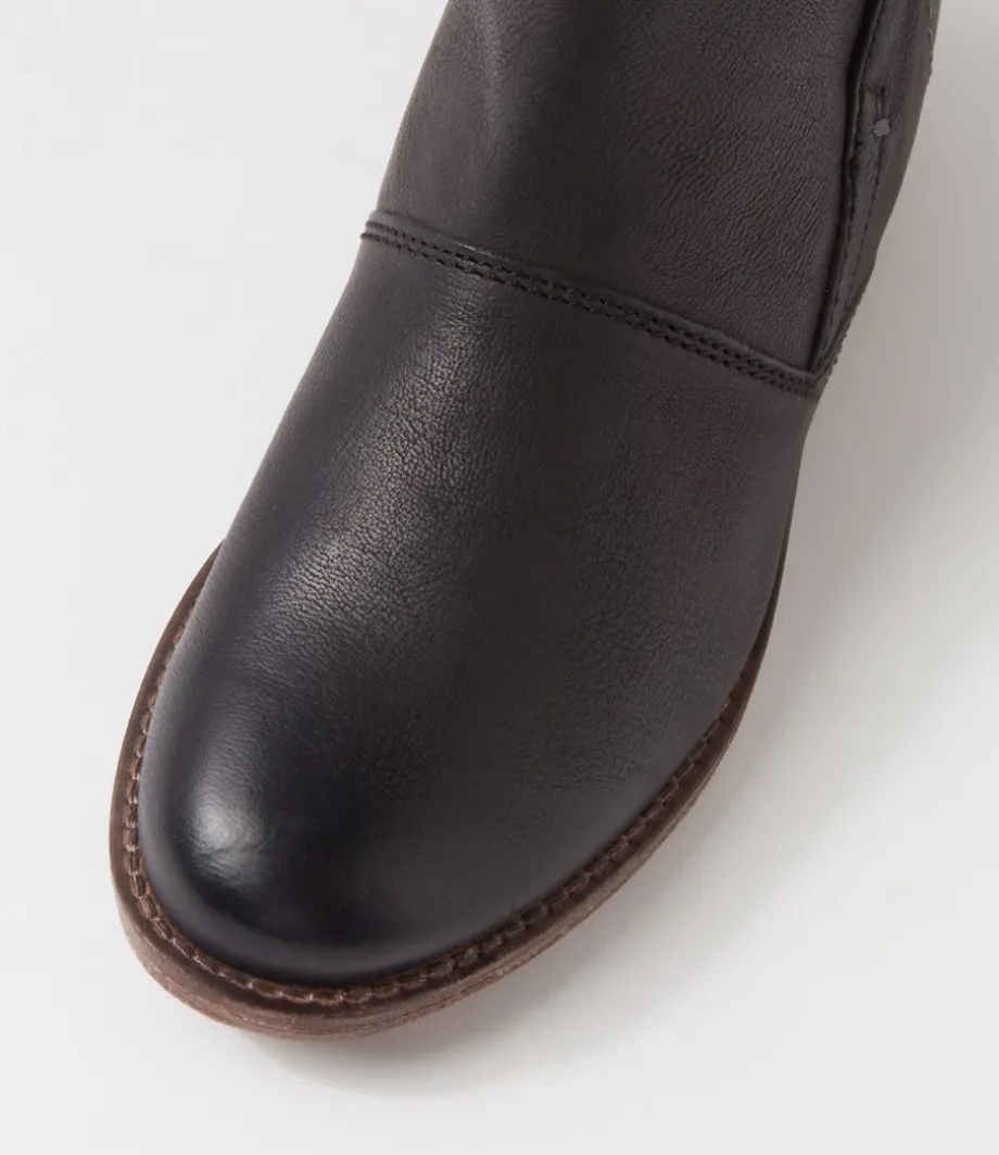 Sienna 81 Black Leather Chelsea Boots