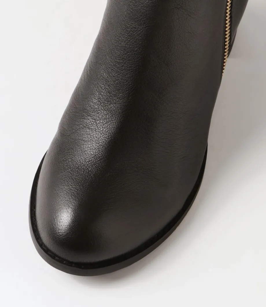 Skyy Black Leather Chelsea Boots