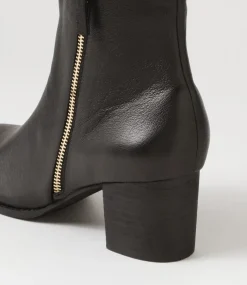 Skyy Black Leather Chelsea Boots
