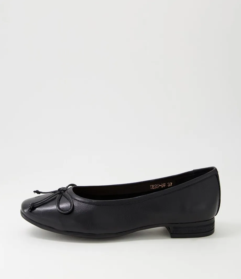 Tess Black Leather Flat Shoes
